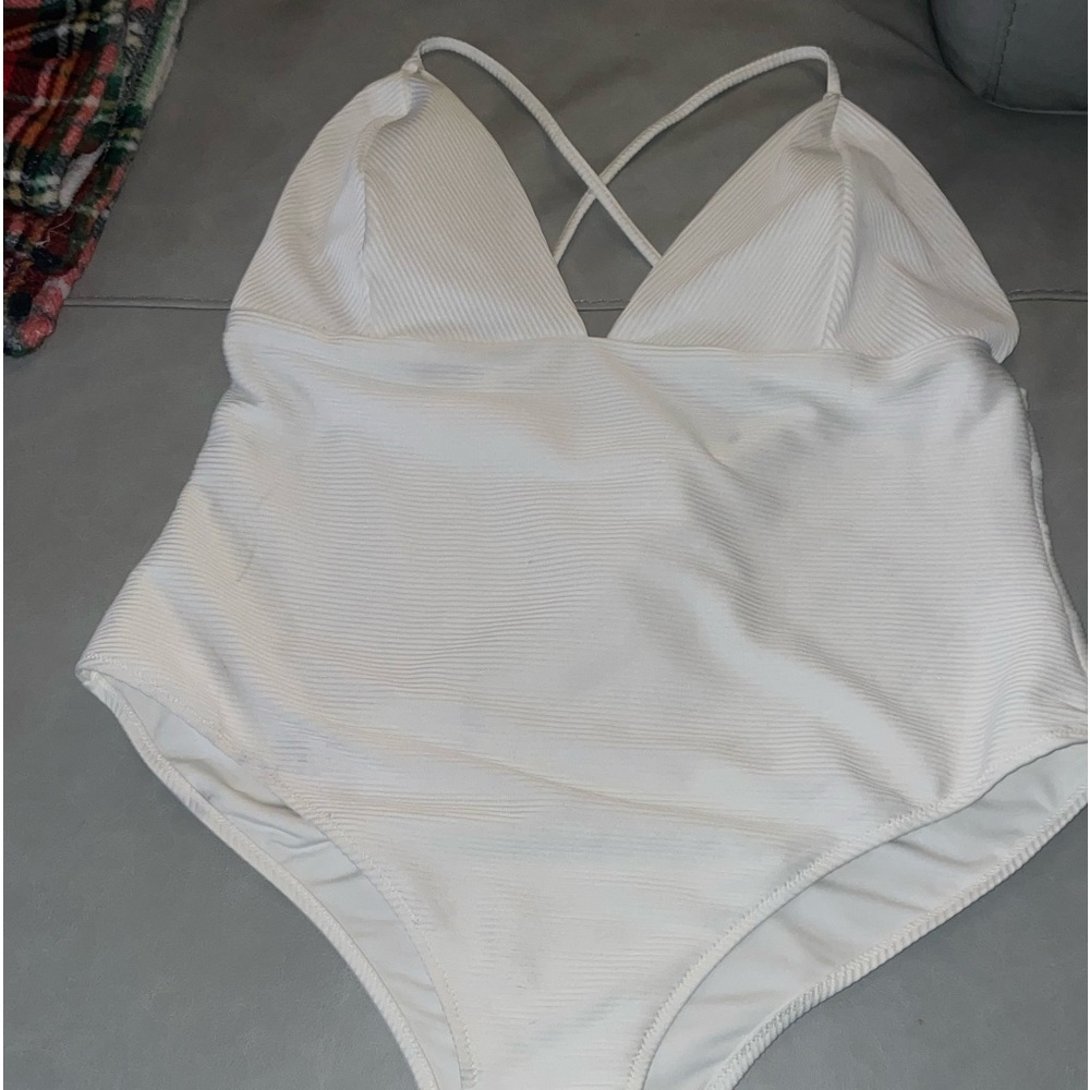 H&M swimsuit NWT - Picture 2 of 4